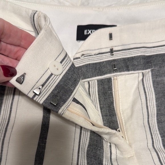 Express Women's Black and White Striped Shorts - Picture 4 of 6